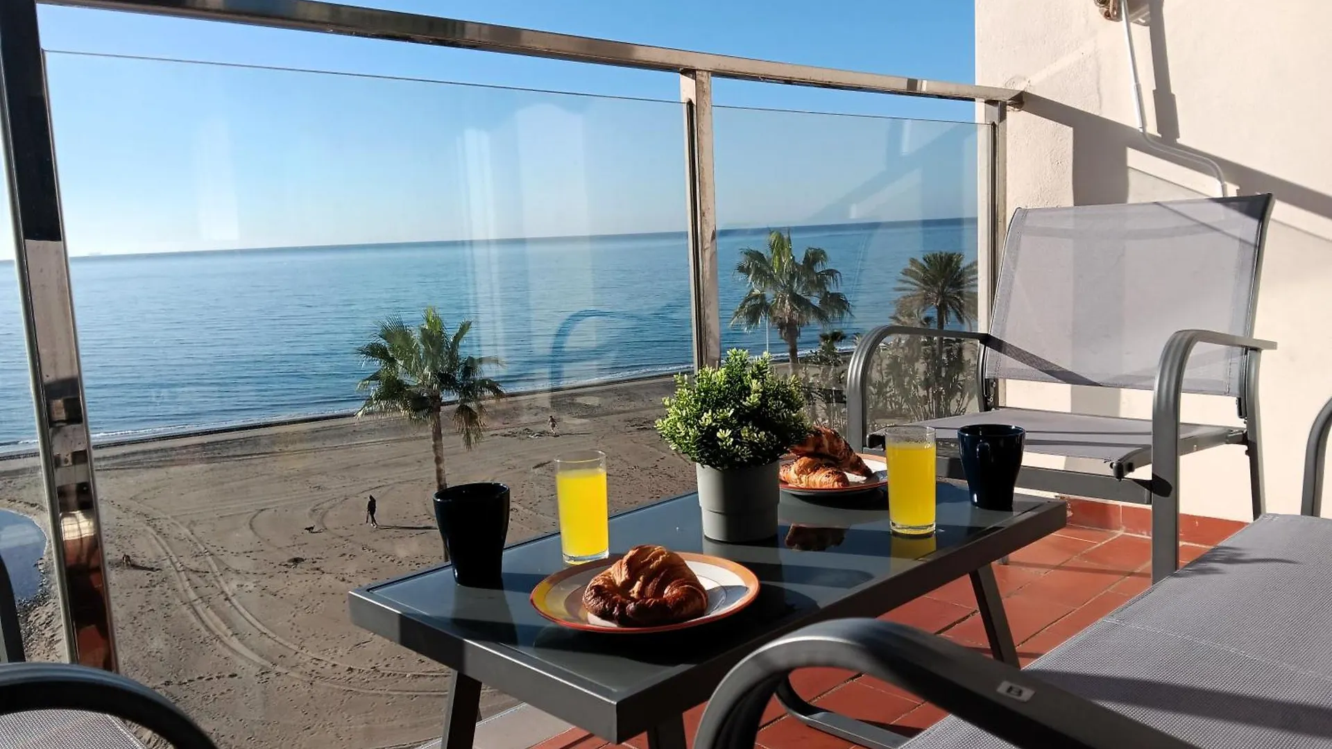 אסטפונה Alojamiento Iberia Playa
