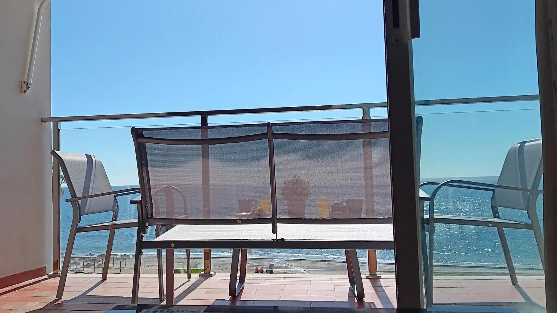 אסטפונה Alojamiento Iberia Playa ספרד