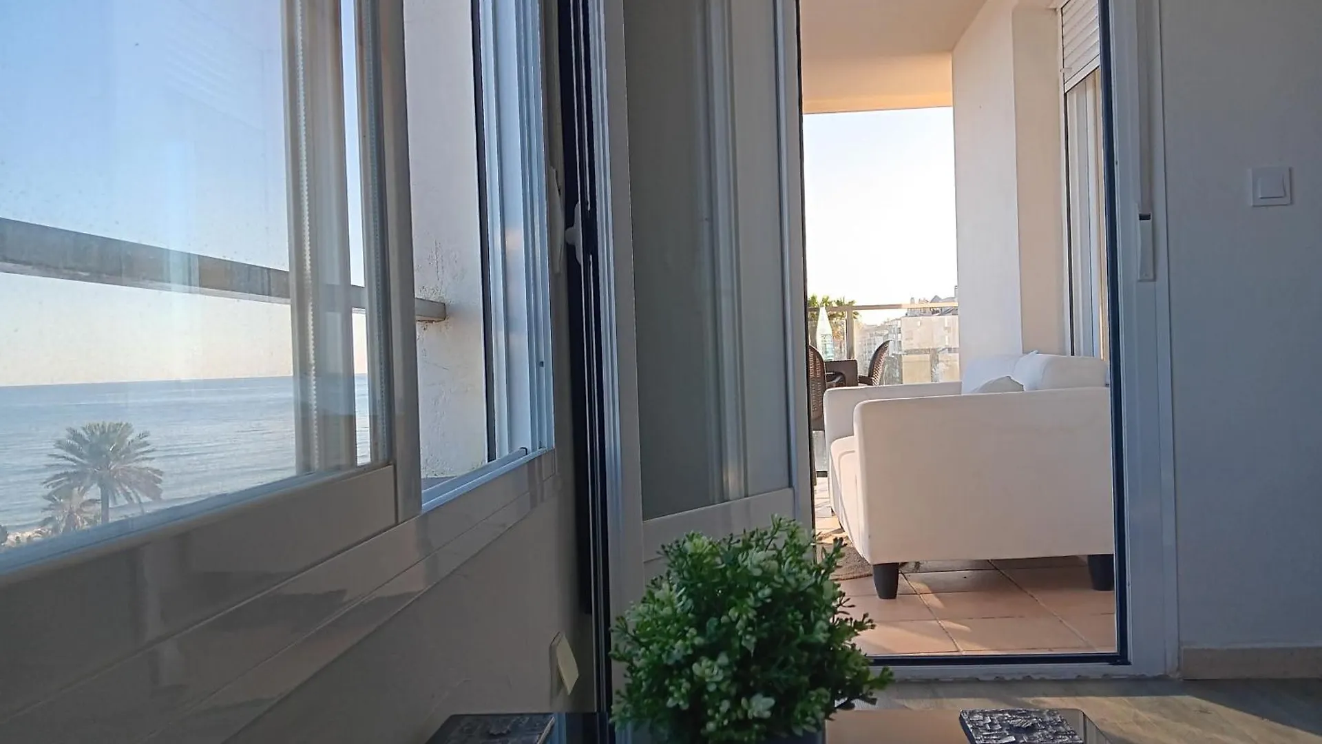 Alojamiento Iberia Playa Estepona 0*,