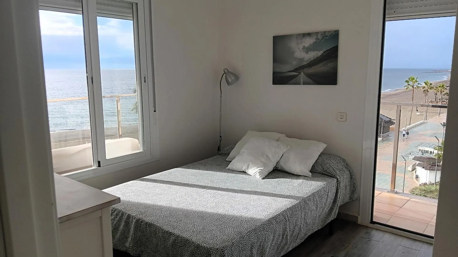Alojamiento Iberia Playa Estepona