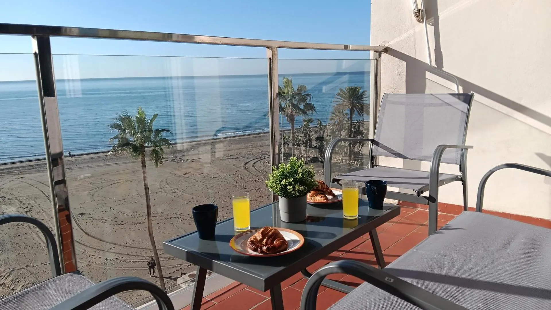 Alojamiento Iberia Playa Estepona